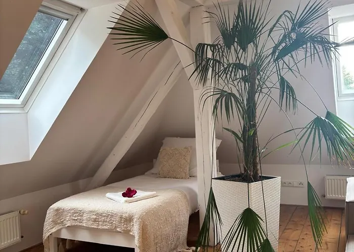 Loft 723 *
